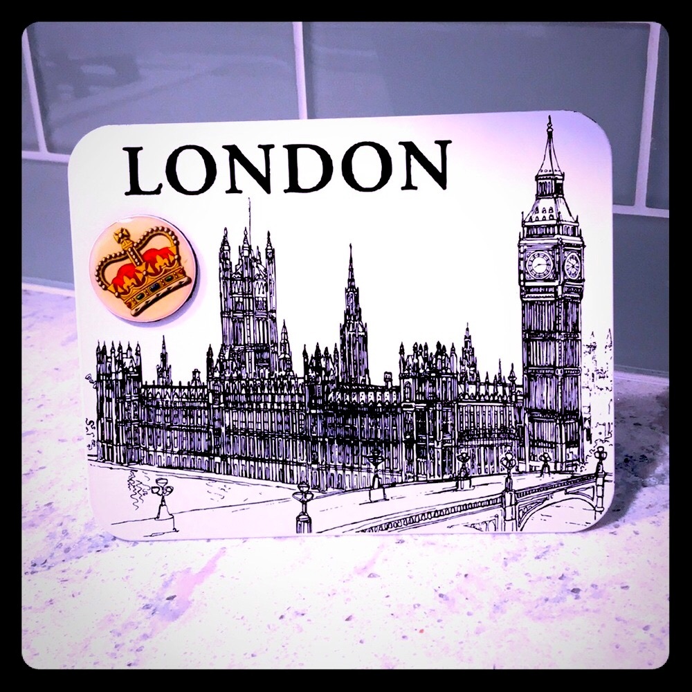 London Magnetic Board With Crown Magnet - Picture 2 of 4